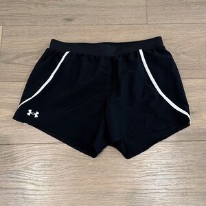 UNDER ARMOUR Black White Mileage 3.0 Loose Fit HeatGear Running Gym Short Size S
